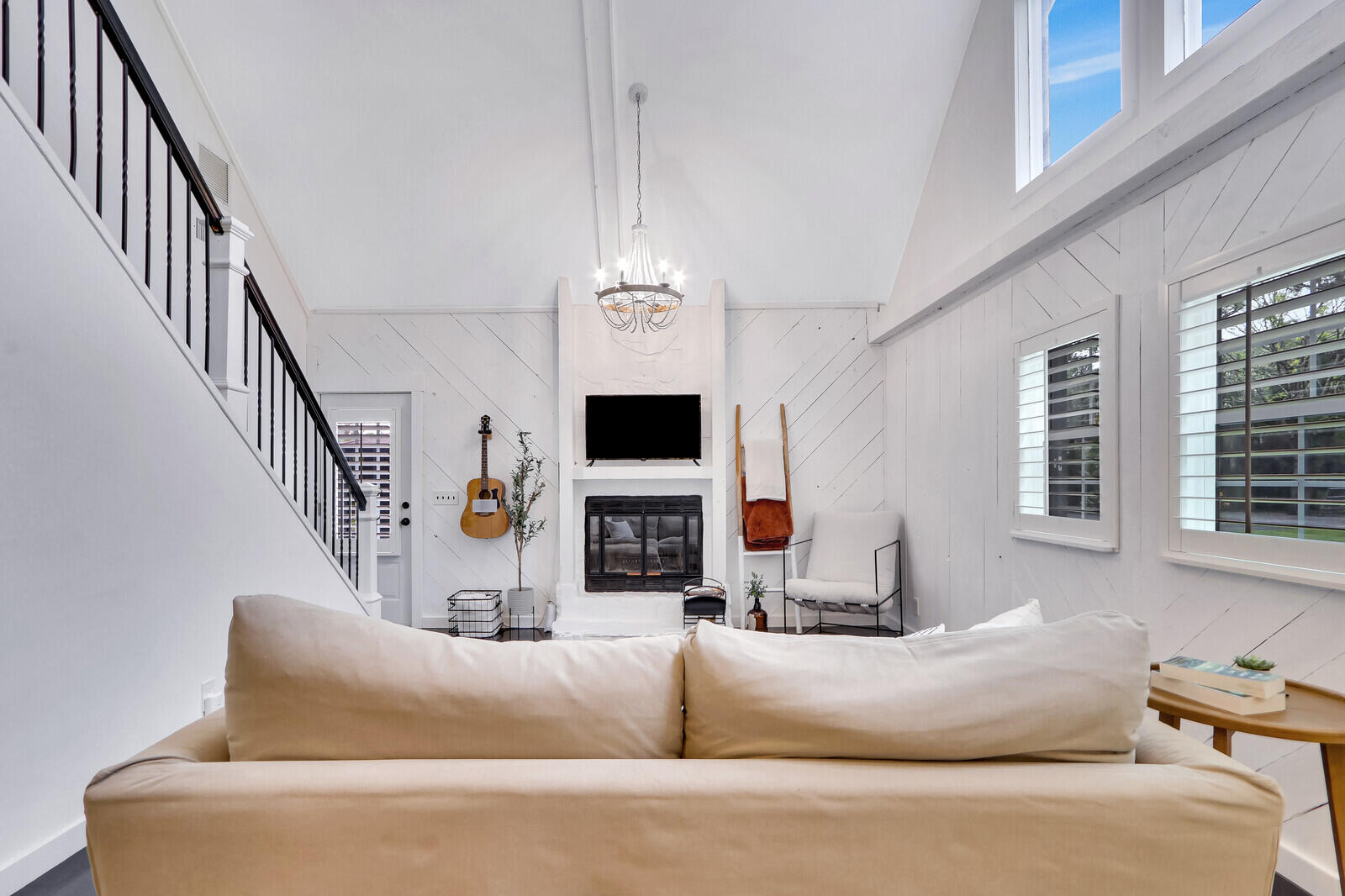10730 154th Road North Jupiter, FL 33478 - Photo 6 of 60 Living Room