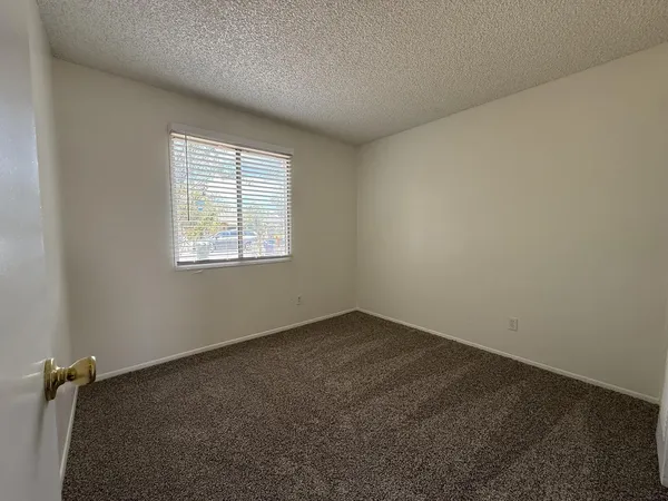 $1,695 | 6523 West Weldon Avenue, Phoenix, AZ 85033