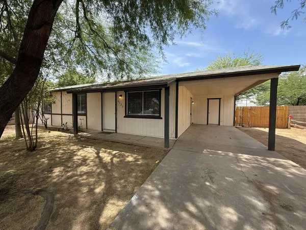 $1,695 | 6523 West Weldon Avenue, Phoenix, AZ 85033