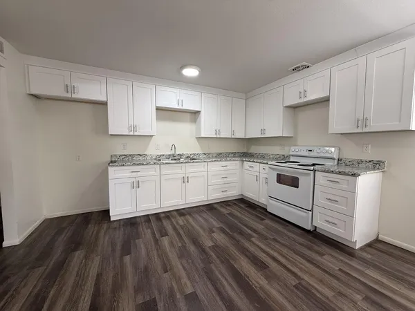 $1,695 | 6523 West Weldon Avenue, Phoenix, AZ 85033