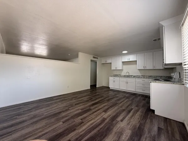 $1,695 | 6523 West Weldon Avenue, Phoenix, AZ 85033