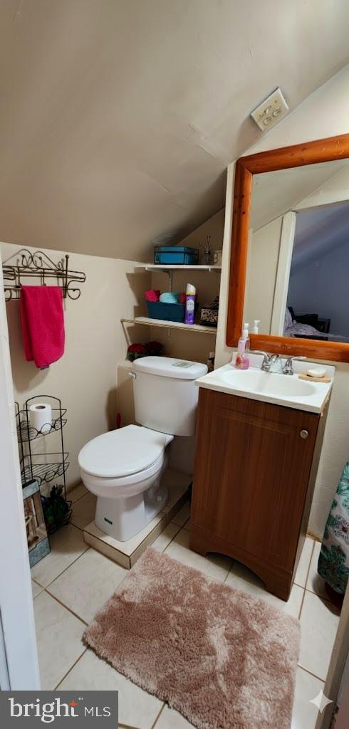 850 Orchard Avenue Runnemede, NJ 08078 - Photo 17 of 26 a bathroom with a toilet a sink and a mirror