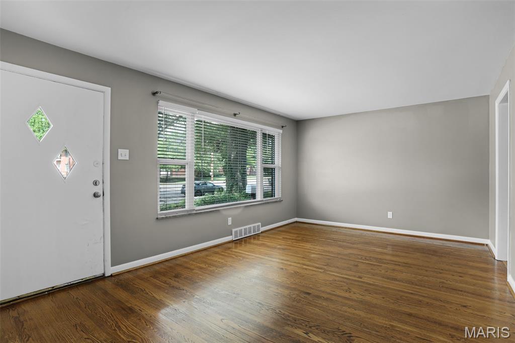 11380 Manchester Road Kirkwood, MO 63122 - Photo 3 of 19 Gallery Image 3