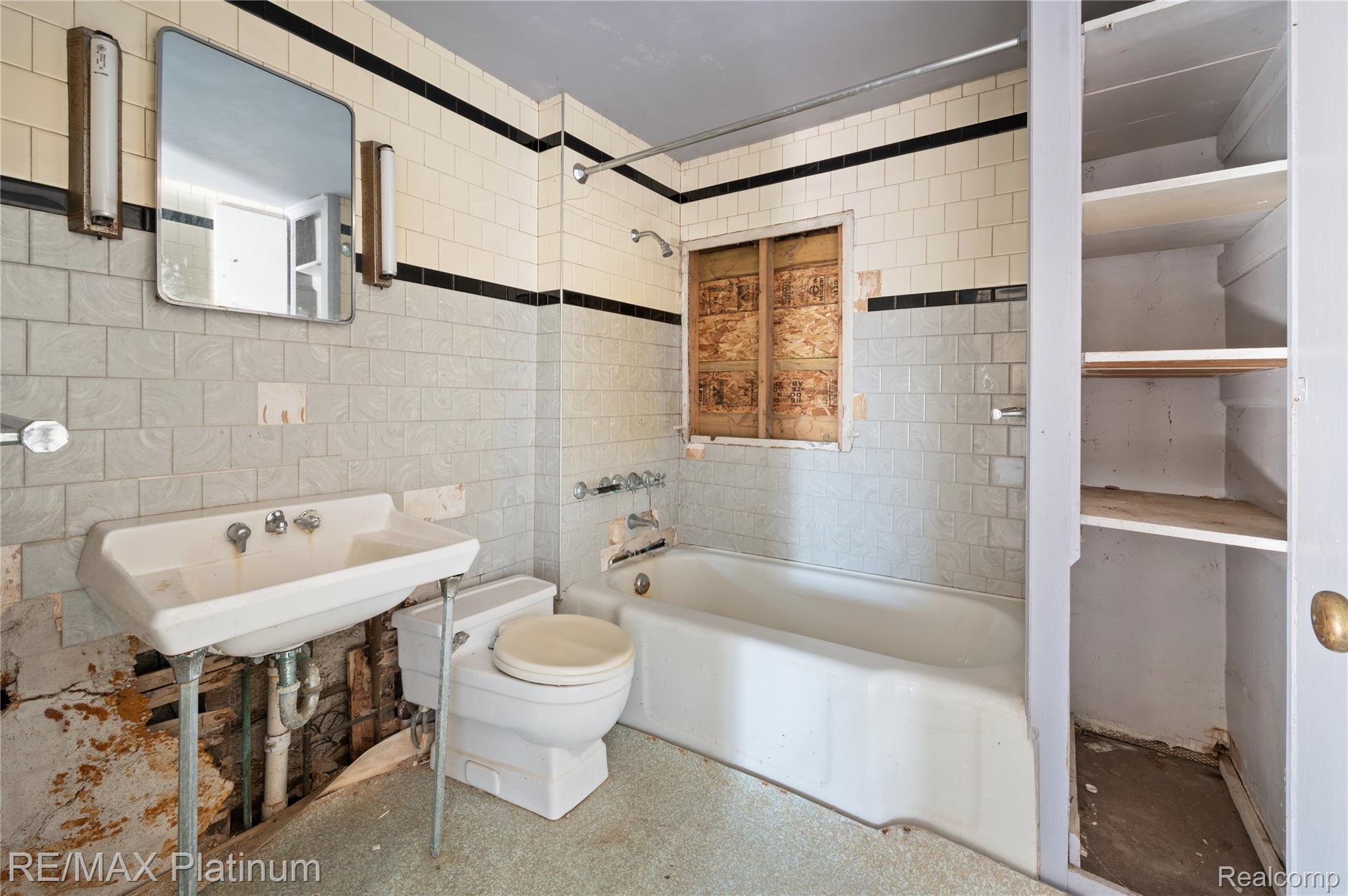 1136 South Nichols Road Swartz Creek, MI 48473 - Photo 31 of 53 1136 S. Nichols130.jpg