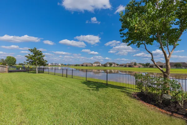 $2,400 | 835 Aqua Vista Lane, Rosenberg, TX 77469