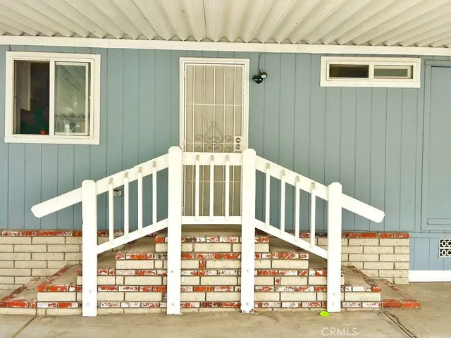 a view of a large building