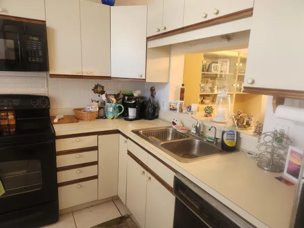 $189,900 | 18081 Southeast Country Club Drive, Unit 37363, Jupiter, FL 33469