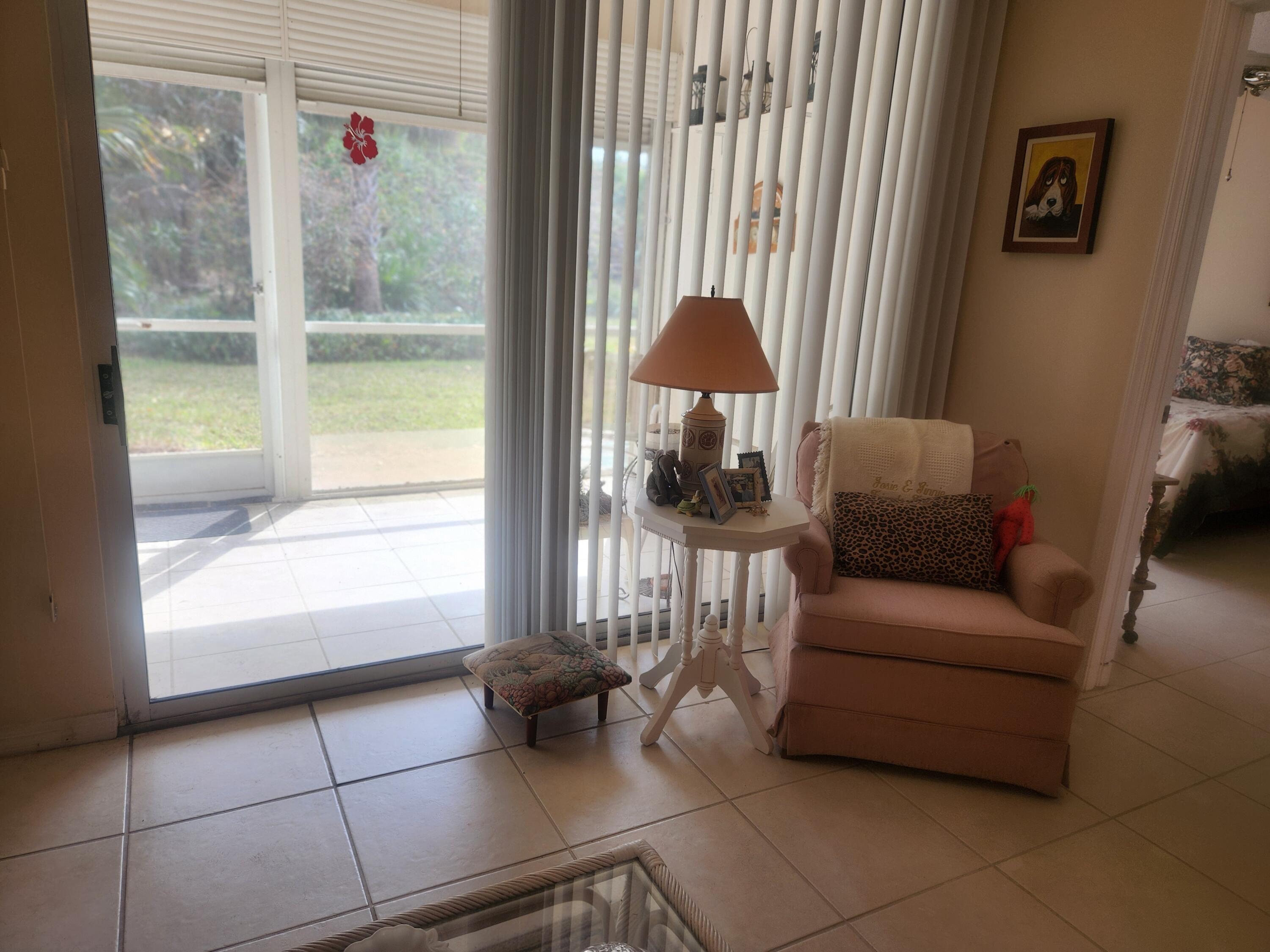 18081 Southeast Country Club Drive, Unit 37363 Jupiter, FL 33469 - Photo 8 of 20 Little Club #363 Living Room 3