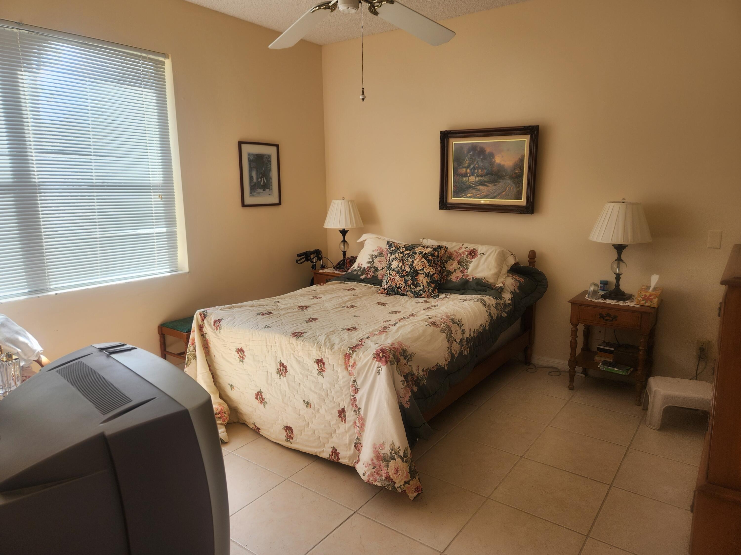 18081 Southeast Country Club Drive, Unit 37363 Jupiter, FL 33469 - Photo 9 of 20 Little Club #363 Primary Bedroom
