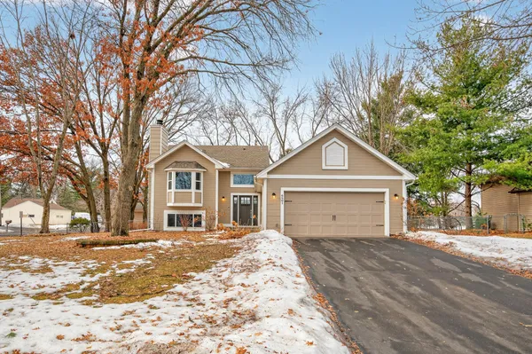 $405,999 | 6901 Glenview Lane, Circle Pines, MN 55014