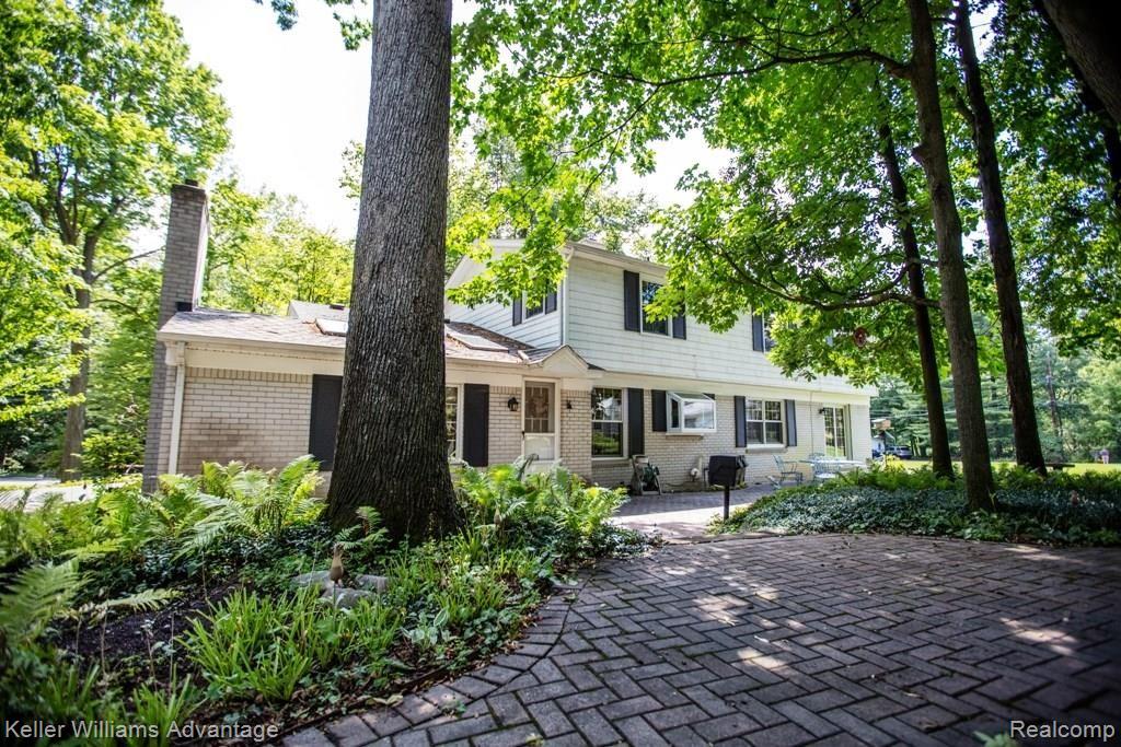 34411 Quaker Valley Road Farmington, MI 48331 - Photo 6 of 38 010A0297.jpg