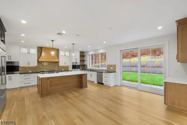 $2,820,000 | 10 Twin Brooks, Warren, NJ 07059