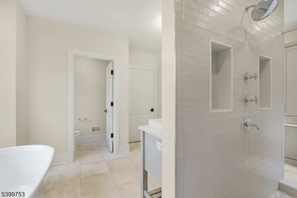 $2,820,000 | 10 Twin Brooks, Warren, NJ 07059