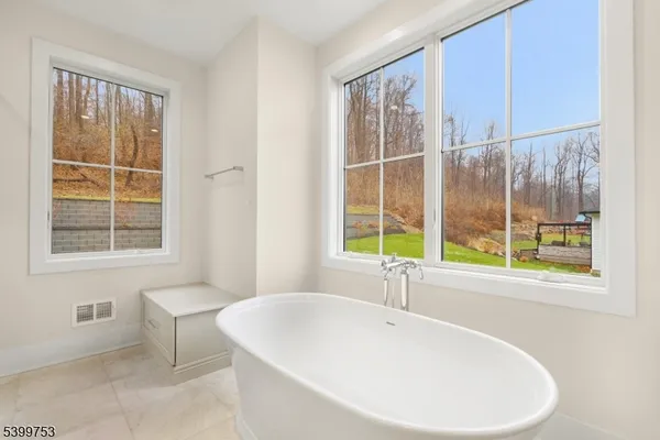 $2,820,000 | 10 Twin Brooks, Warren, NJ 07059