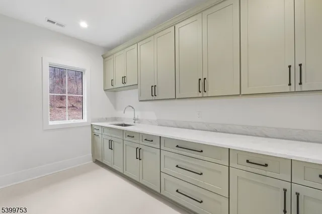 $2,820,000 | 10 Twin Brooks, Warren, NJ 07059