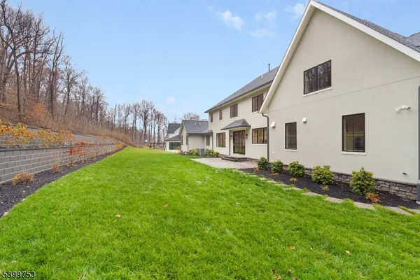 $2,820,000 | 10 Twin Brooks, Warren, NJ 07059
