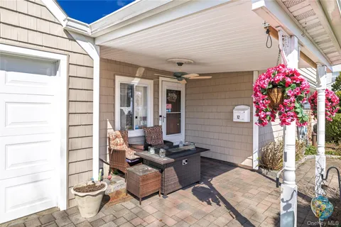 $949,000 | 12 Link Lane, Hicksville, NY 11801