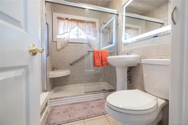 $949,000 | 12 Link Lane, Hicksville, NY 11801