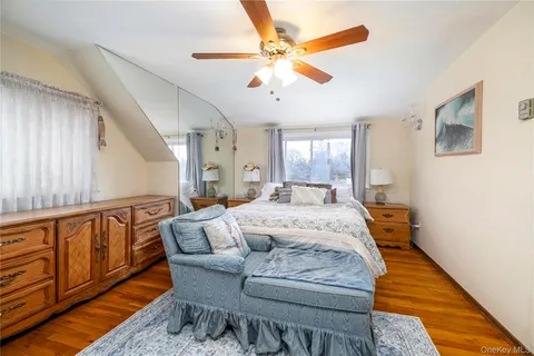 $949,000 | 12 Link Lane, Hicksville, NY 11801