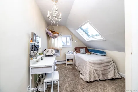 $949,000 | 12 Link Lane, Hicksville, NY 11801
