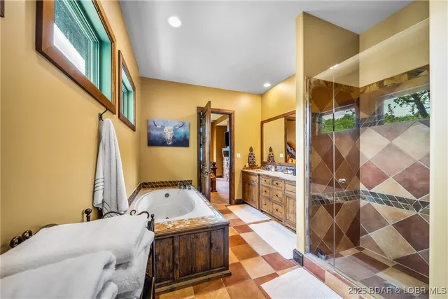 $2,250,000 | 32 Wild Pine Court, Sunrise Beach, MO 65079