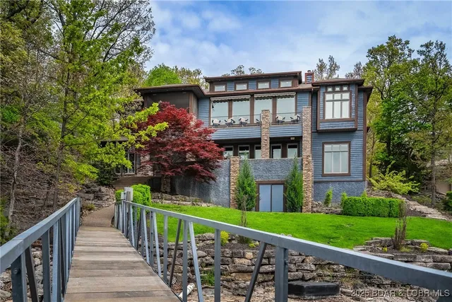 $2,250,000 | 32 Wild Pine Court, Sunrise Beach, MO 65079