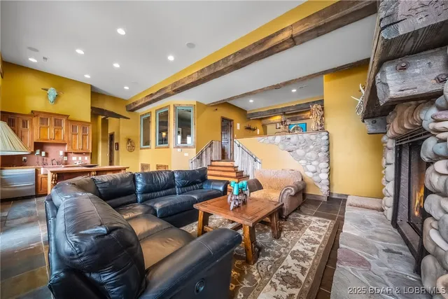 $2,250,000 | 32 Wild Pine Court, Sunrise Beach, MO 65079