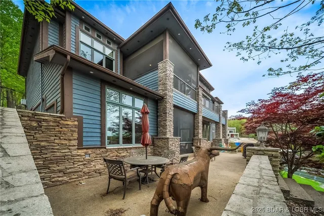 $2,250,000 | 32 Wild Pine Court, Sunrise Beach, MO 65079