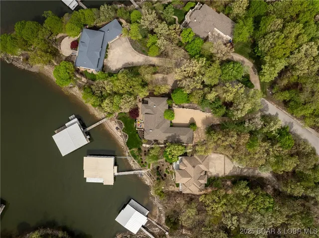 $2,250,000 | 32 Wild Pine Court, Sunrise Beach, MO 65079