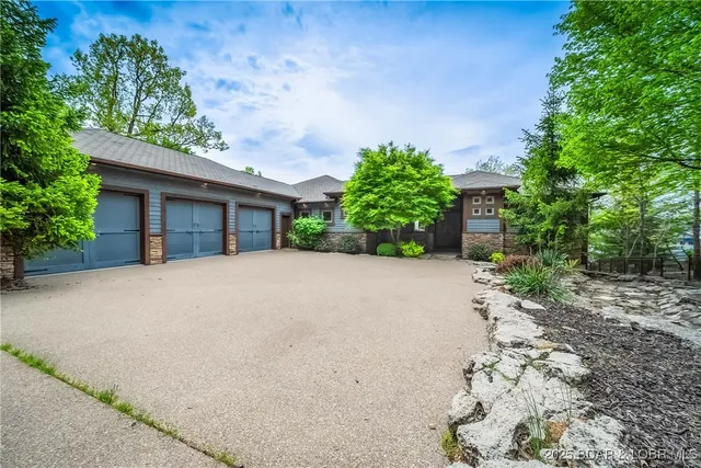 $2,250,000 | 32 Wild Pine Court, Sunrise Beach, MO 65079