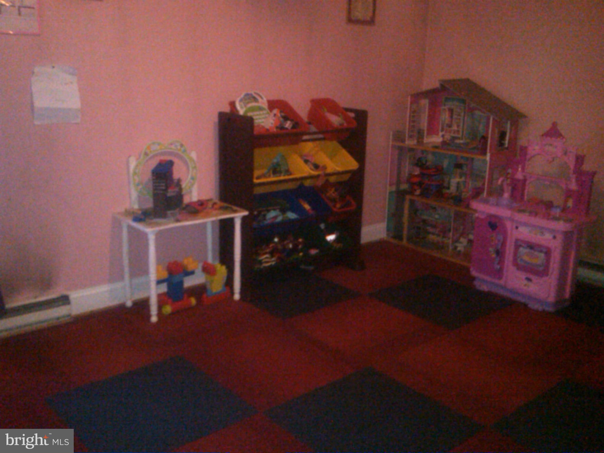 90 Bryants Nursery Road Silver Spring, MD 20905 - Photo 8 of 10 Bedroom