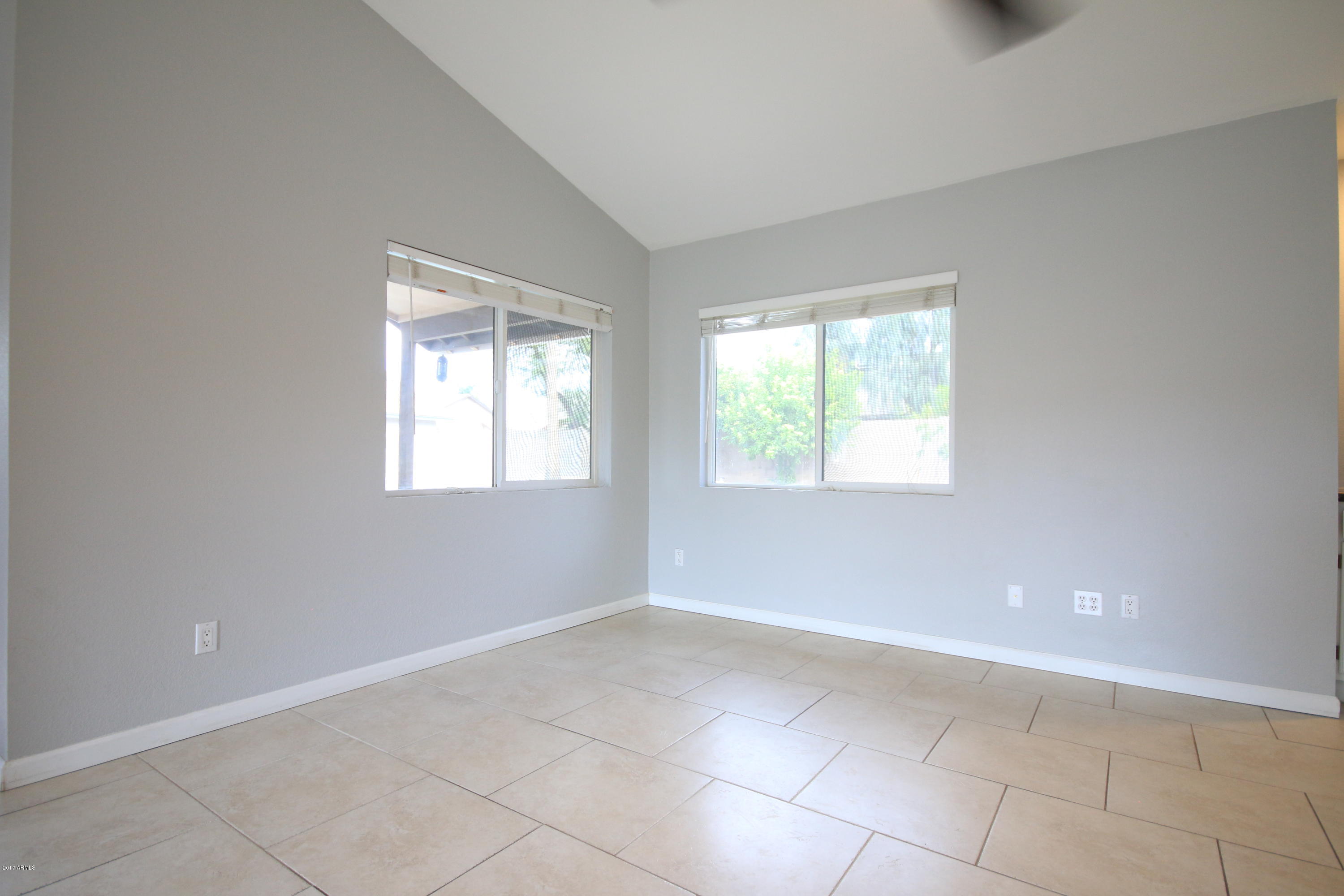 902 West Utopia Road Phoenix, AZ 85027 - Photo 7 of 52 IMG_6950