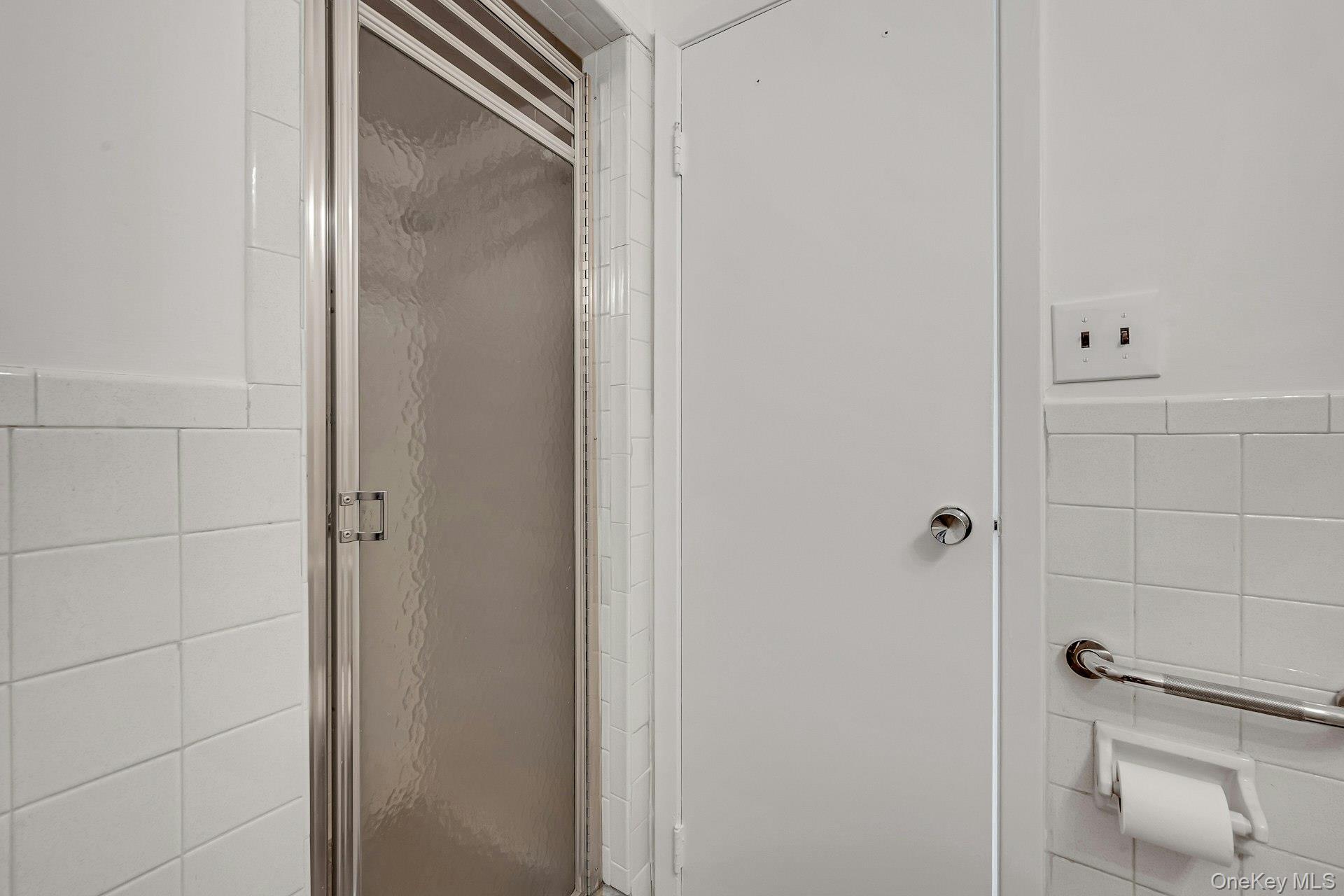 2261 Palmer Avenue, Unit 2M New Rochelle, NY 10801 - Photo 20 of 22 Shower in primary bathroom