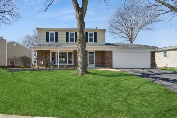 $394,000 | 745 Buffalo Circle, Carol Stream, IL 60188