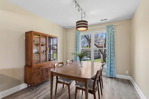 $394,000 | 745 Buffalo Circle, Carol Stream, IL 60188