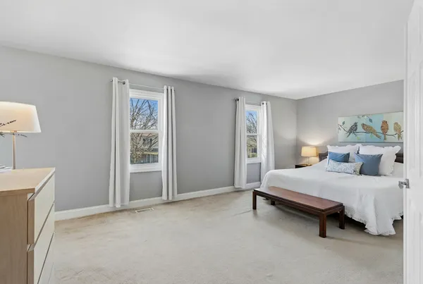 $394,000 | 745 Buffalo Circle, Carol Stream, IL 60188