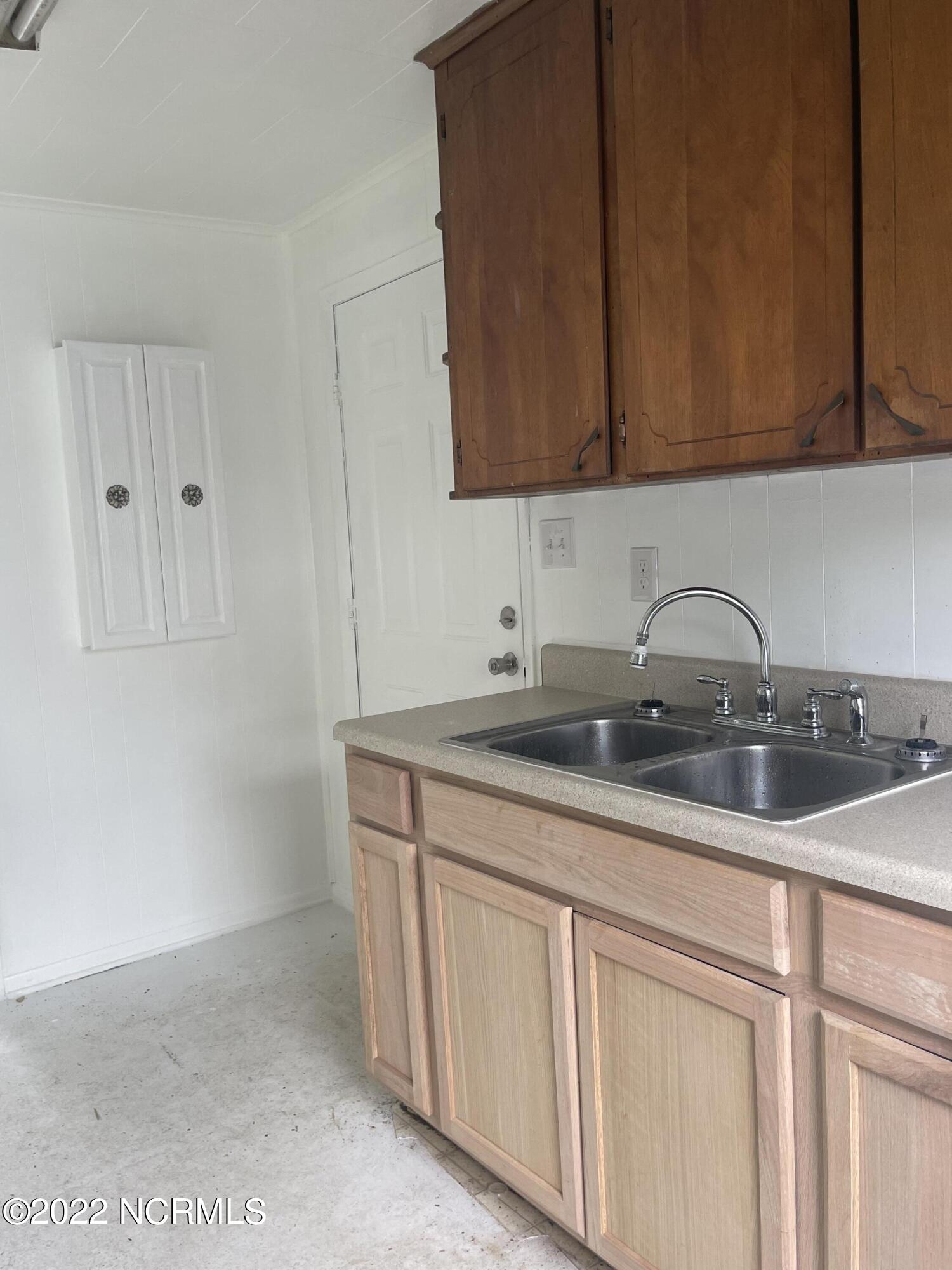 105 Cox Street Rockingham, NC 28379 - Photo 13 of 24 3E165A74-C9EC-42EA-9D78-752B4F3E3F19