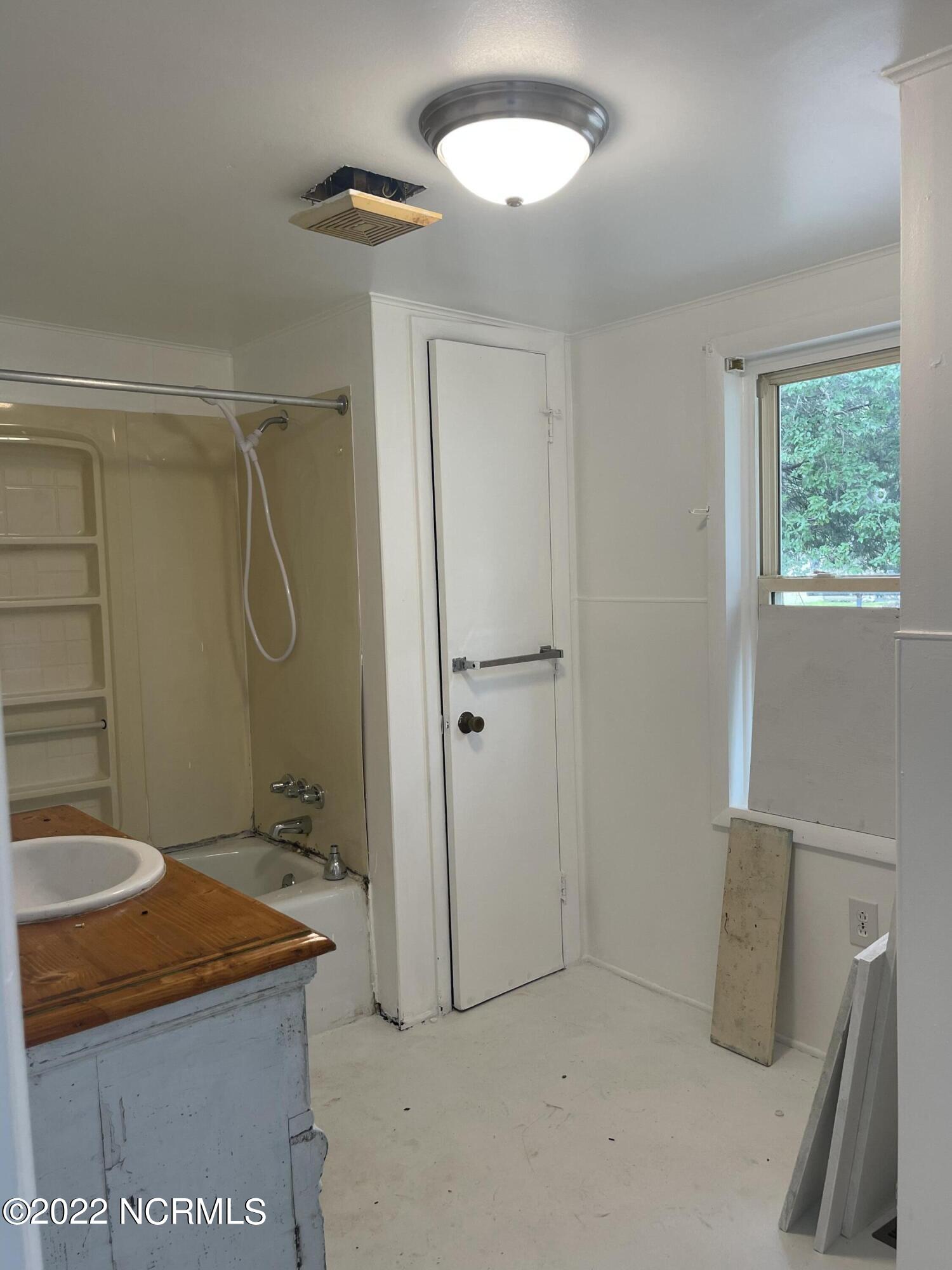 105 Cox Street Rockingham, NC 28379 - Photo 17 of 24 A5E8E499-A50C-4F28-80C7-38C55053782C