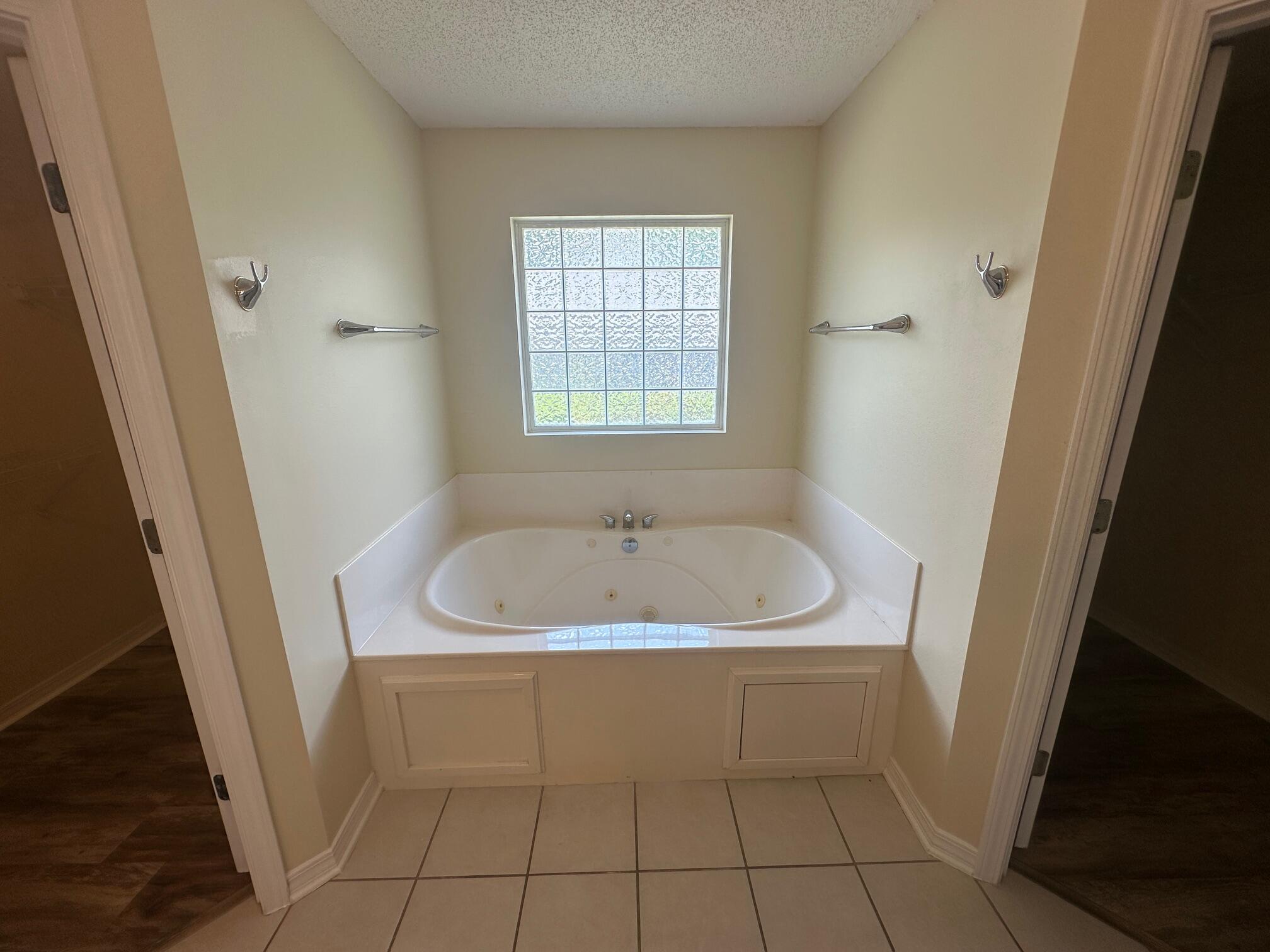2308 Valley Place Navarre, FL 32566 - Photo 13 of 21