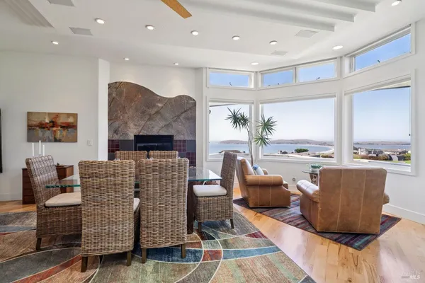 $2,995,000 | 424 Loon Court, Bodega Bay, CA 94923