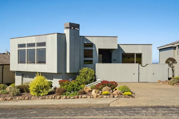 $2,995,000 | 424 Loon Court, Bodega Bay, CA 94923