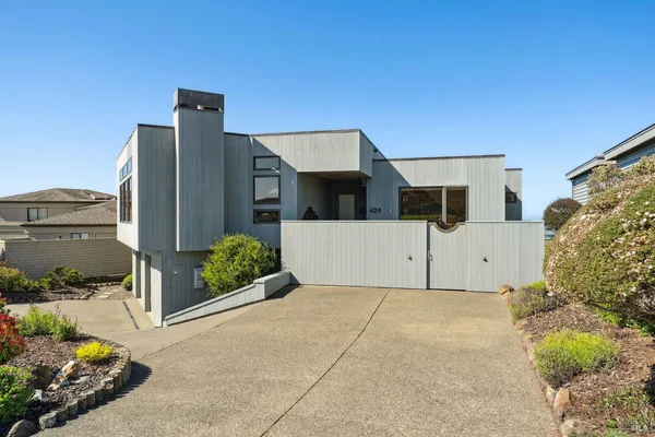$2,995,000 | 424 Loon Court, Bodega Bay, CA 94923