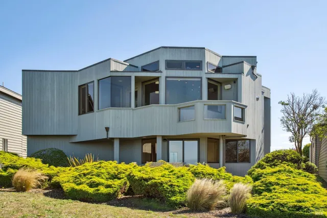 $2,995,000 | 424 Loon Court, Bodega Bay, CA 94923