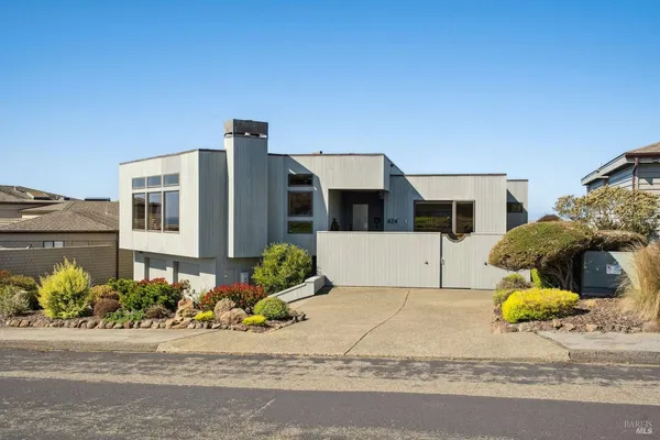 $2,995,000 | 424 Loon Court, Bodega Bay, CA 94923