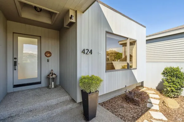 $2,995,000 | 424 Loon Court, Bodega Bay, CA 94923