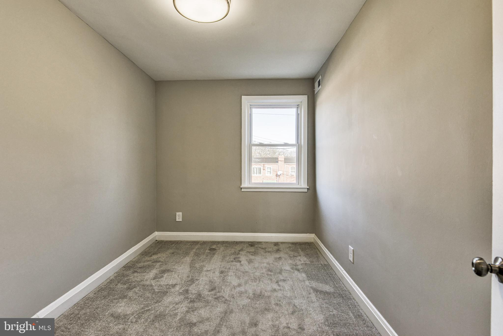 1105 Wicklow Road Baltimore, MD 21229 - Photo 31 of 39