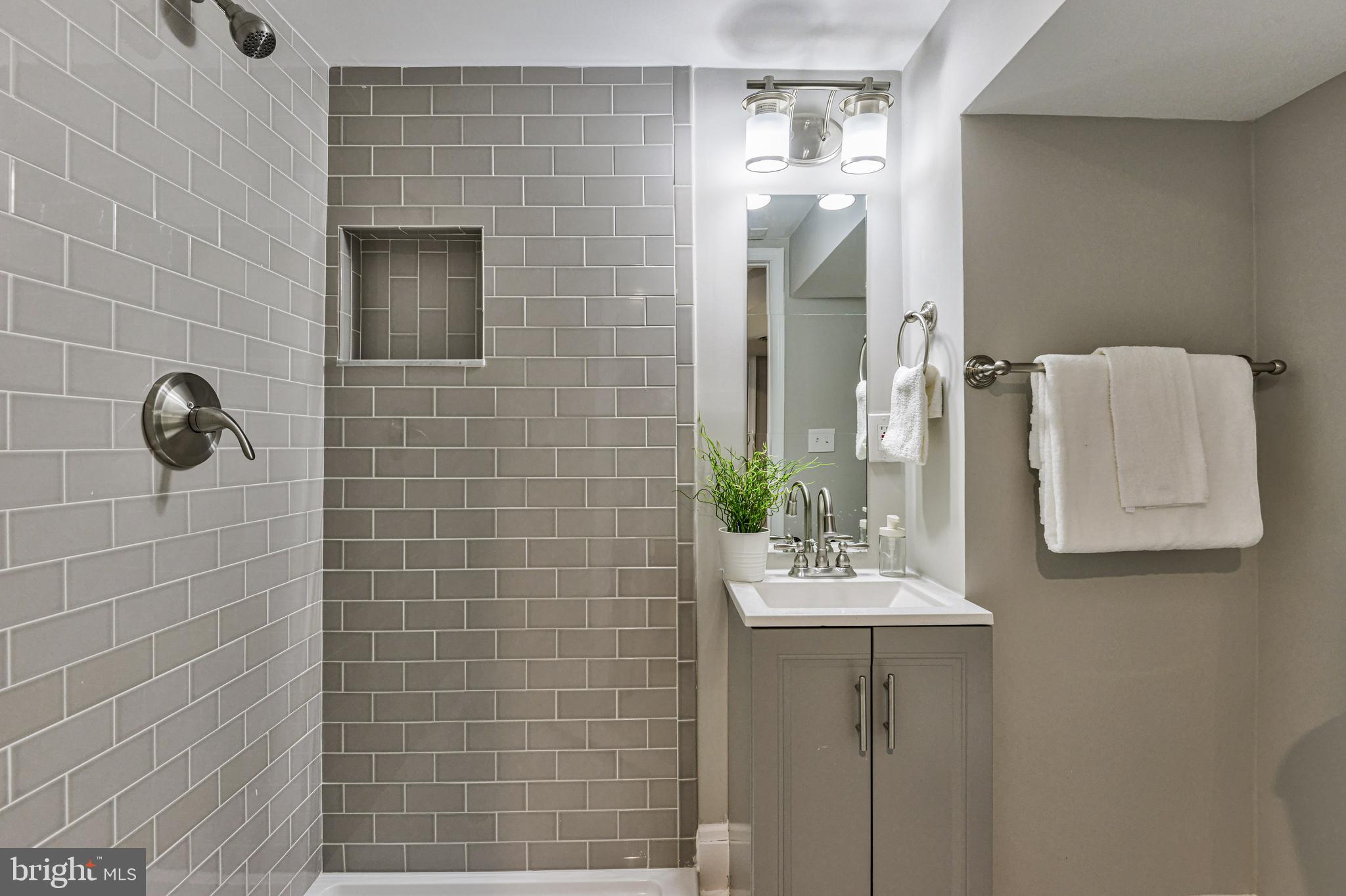 1105 Wicklow Road Baltimore, MD 21229 - Photo 35 of 39