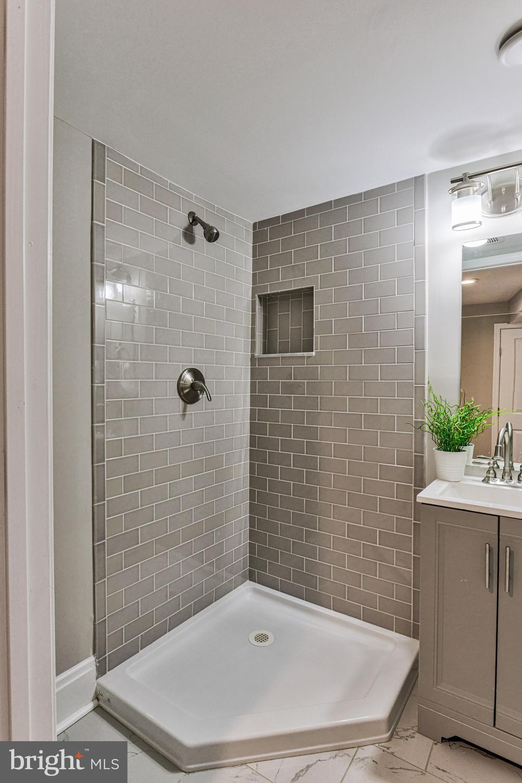 1105 Wicklow Road Baltimore, MD 21229 - Photo 36 of 39