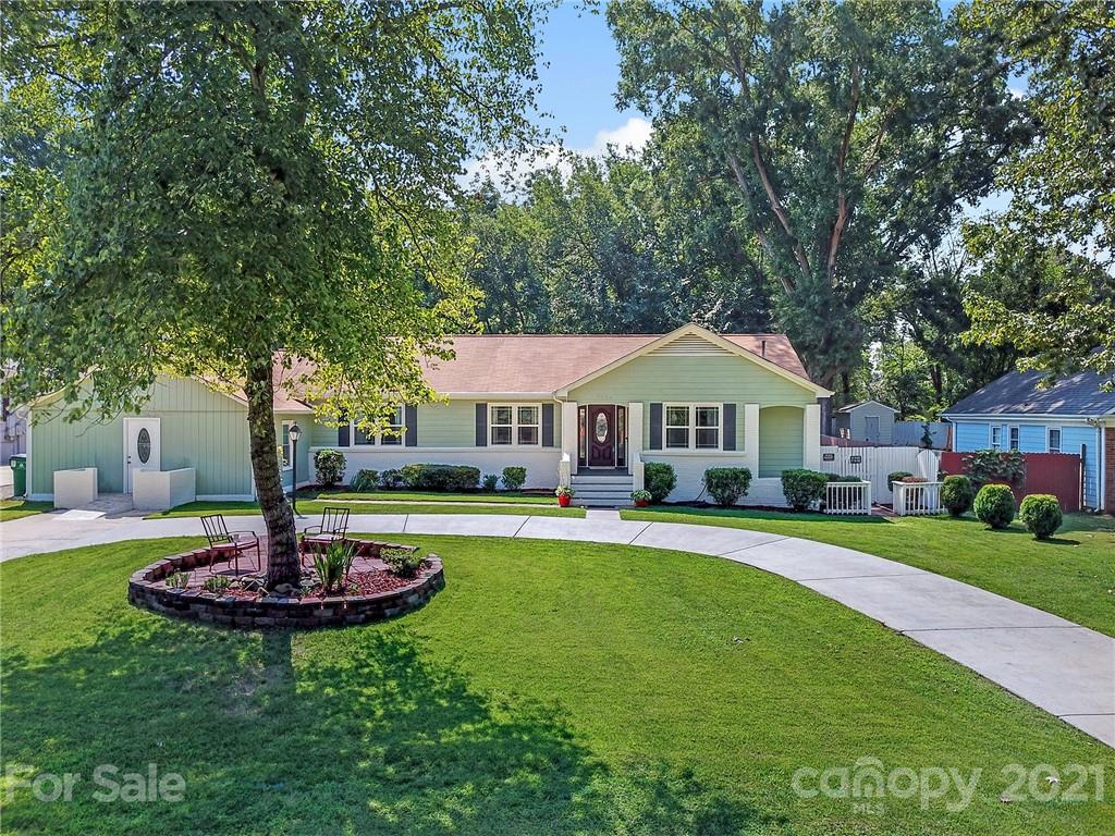 5726 Faulconbridge Road Charlotte, NC 28227 - Photo 3 of 46 Gallery Image 3