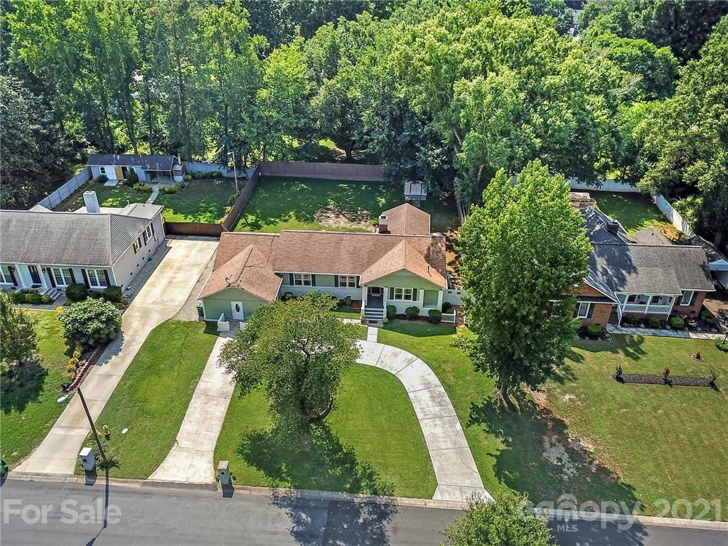 5726 Faulconbridge Road Charlotte, NC 28227 - Photo 4 of 46 Gallery Image 4